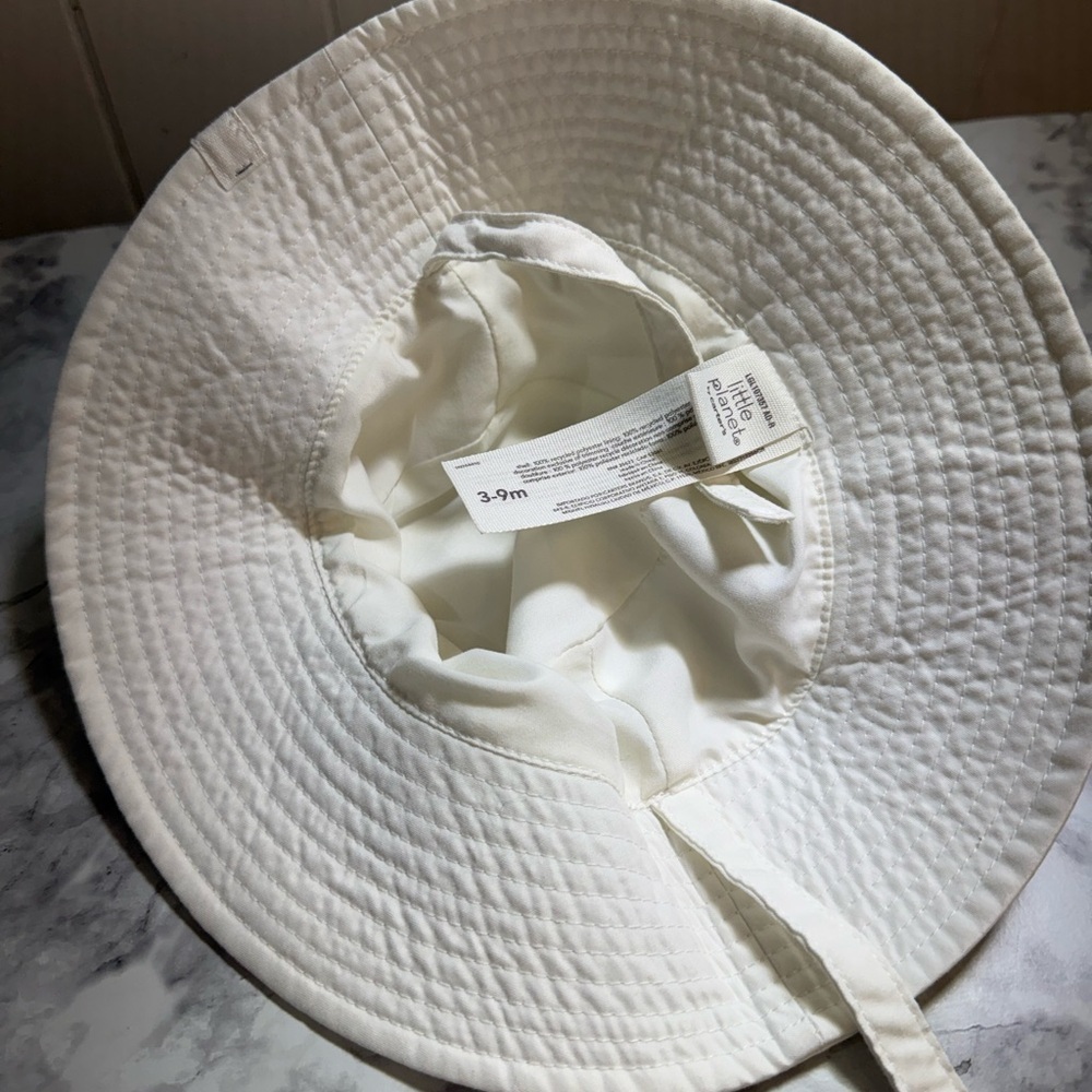 Little Planet White Bucket Hat by Carters sz 3-9 months - Picture 3 of 4